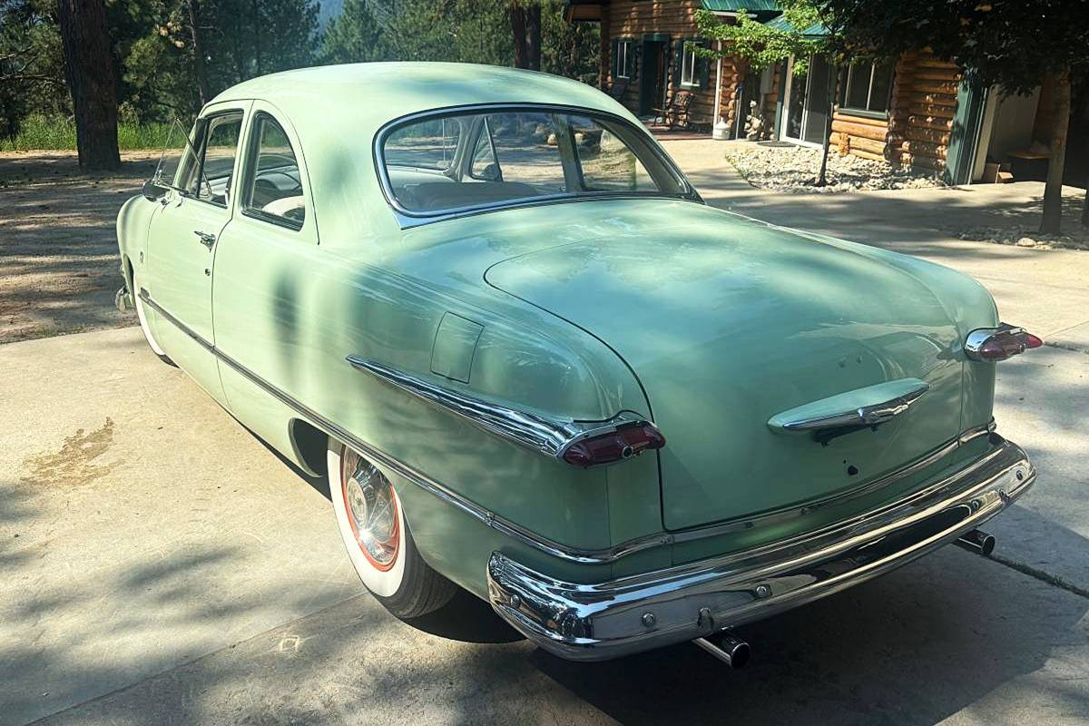 Ford-coupe-1951-green-12