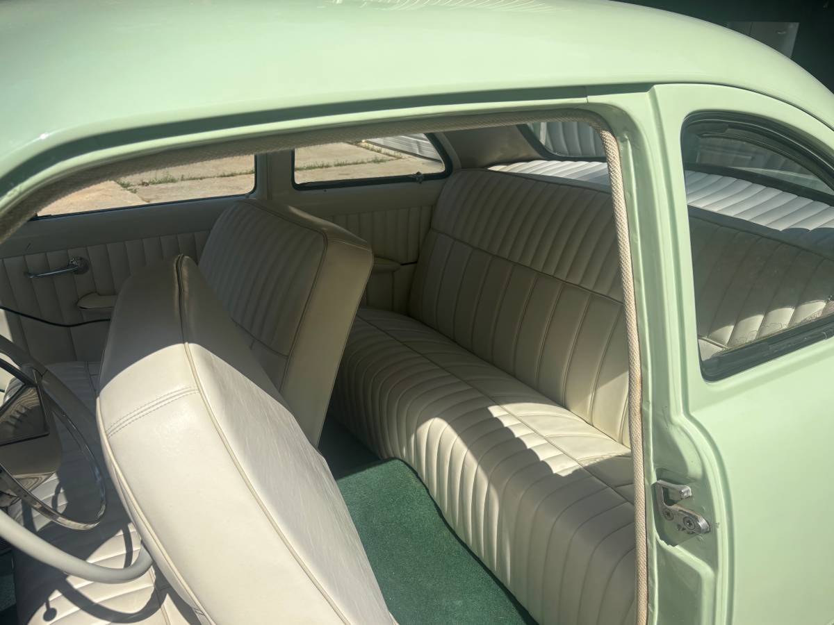 Ford-coupe-1951-green-16