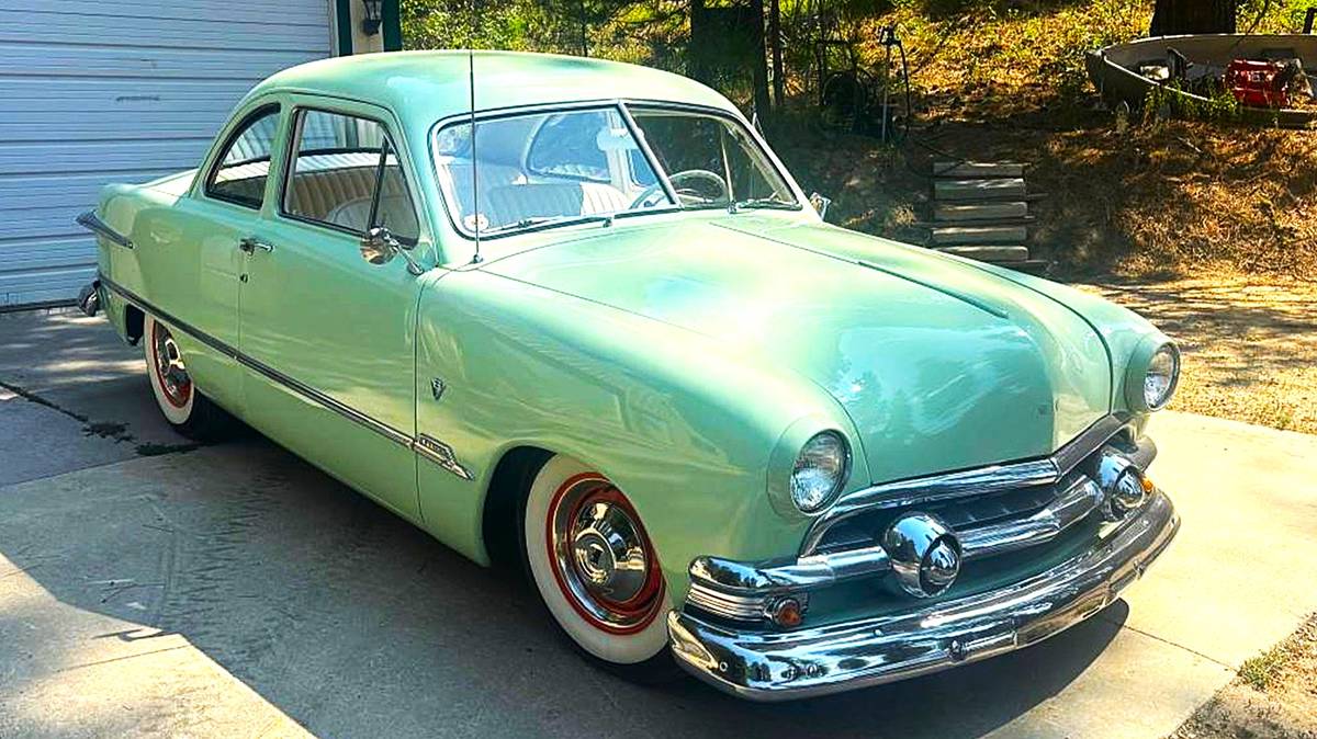 Ford-coupe-1951-green-4