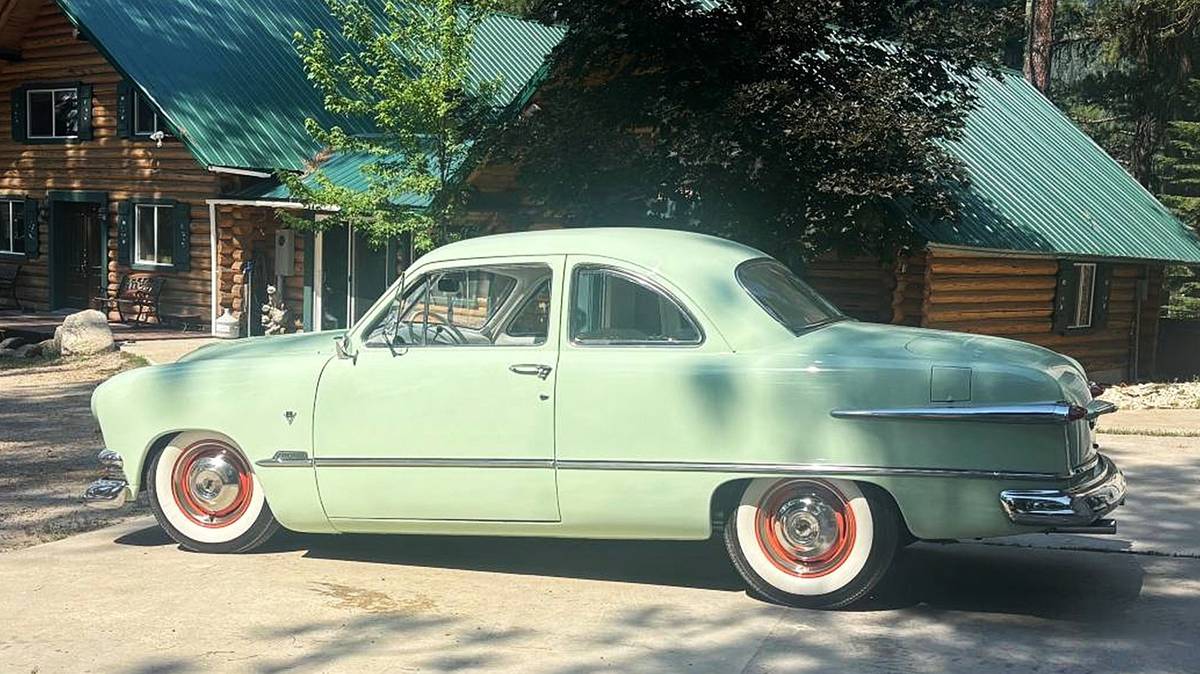 Ford-coupe-1951-green-5