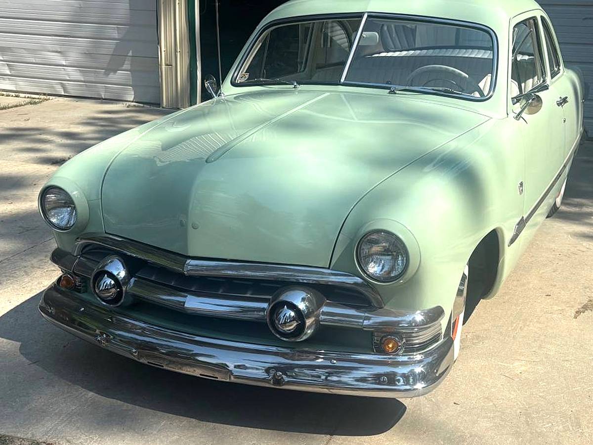 Ford-coupe-1951-green-6