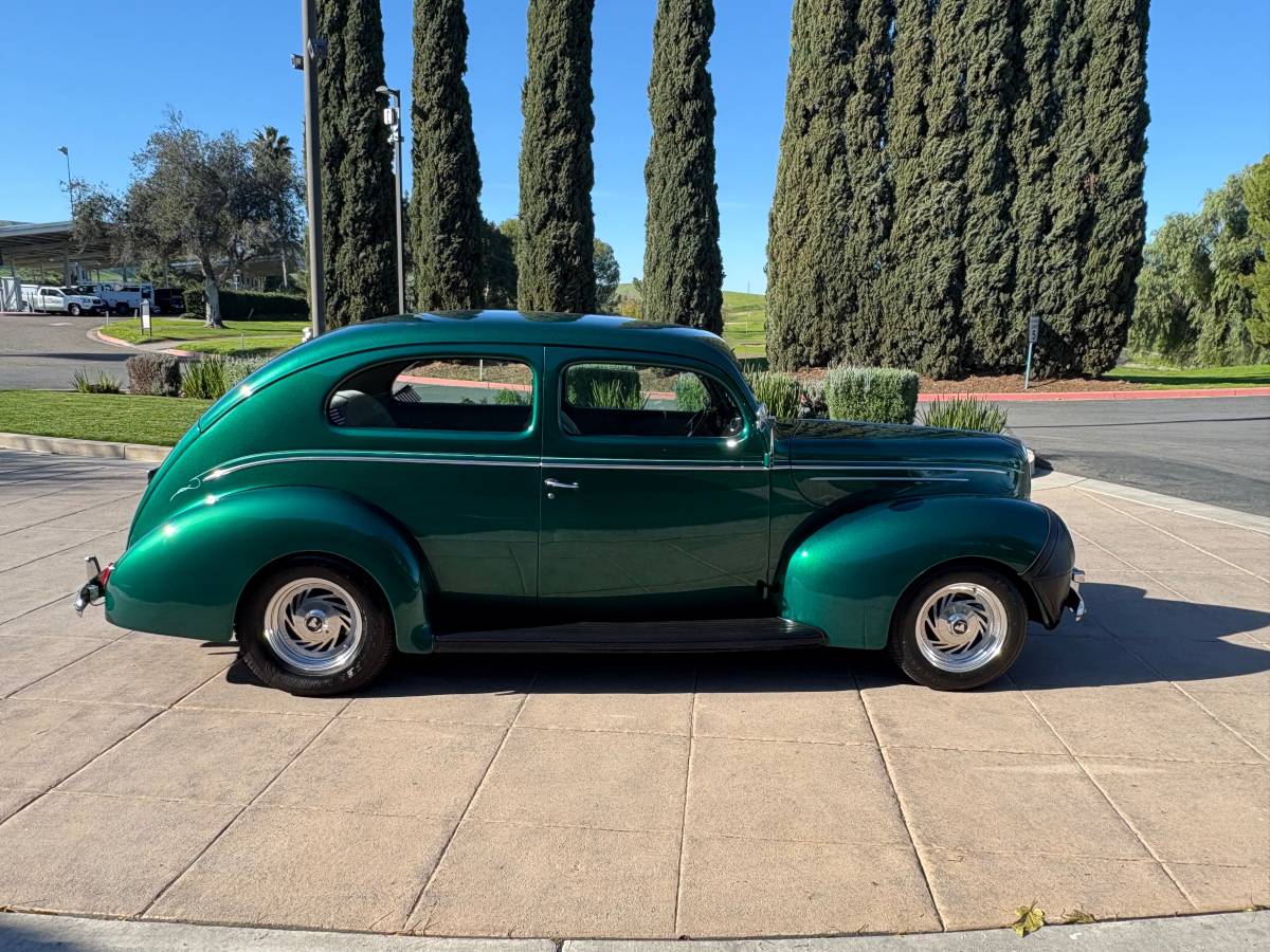 Ford-coupe-deluxe-1940-green-12