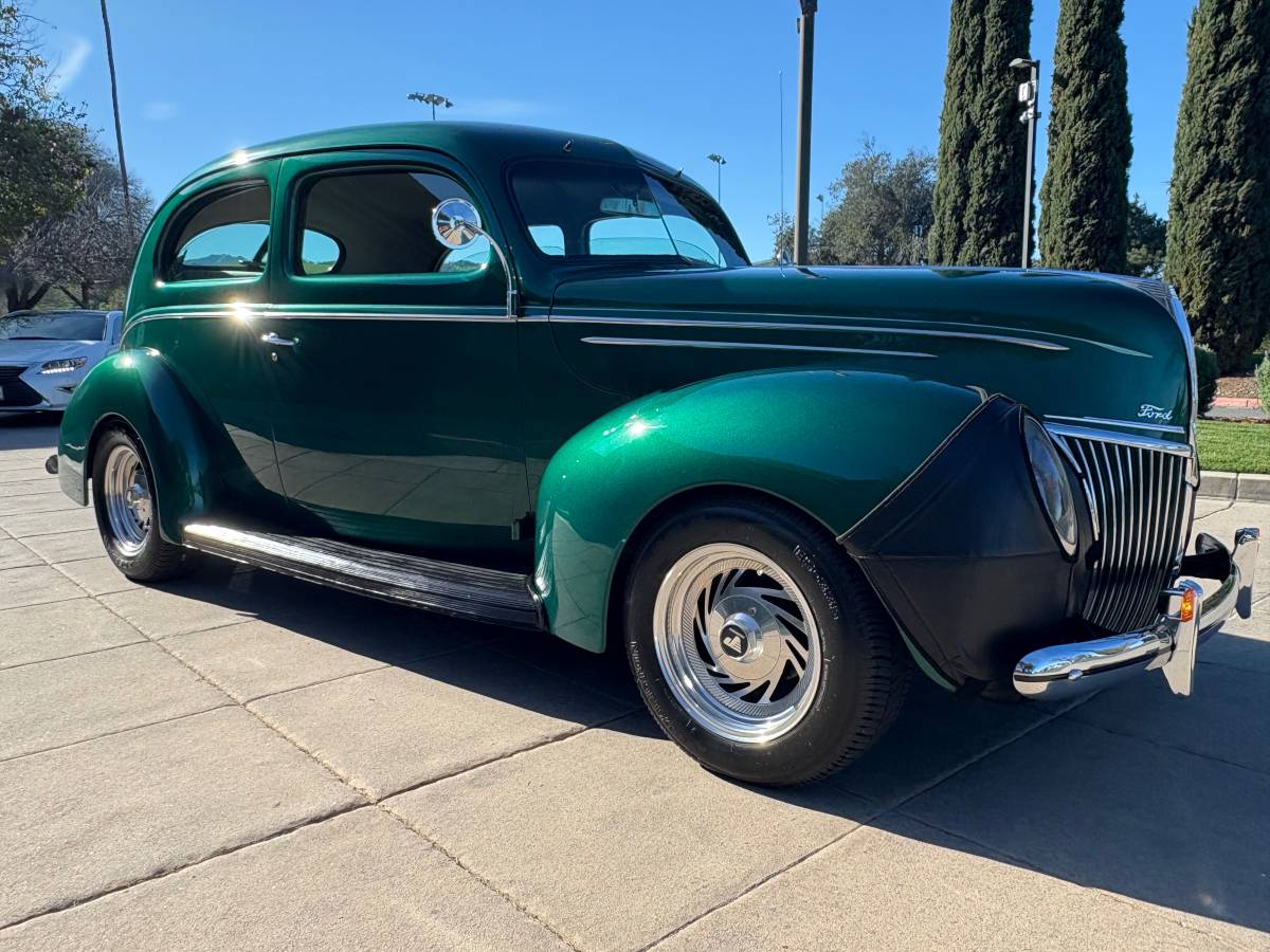 Ford-coupe-deluxe-1940-green-13