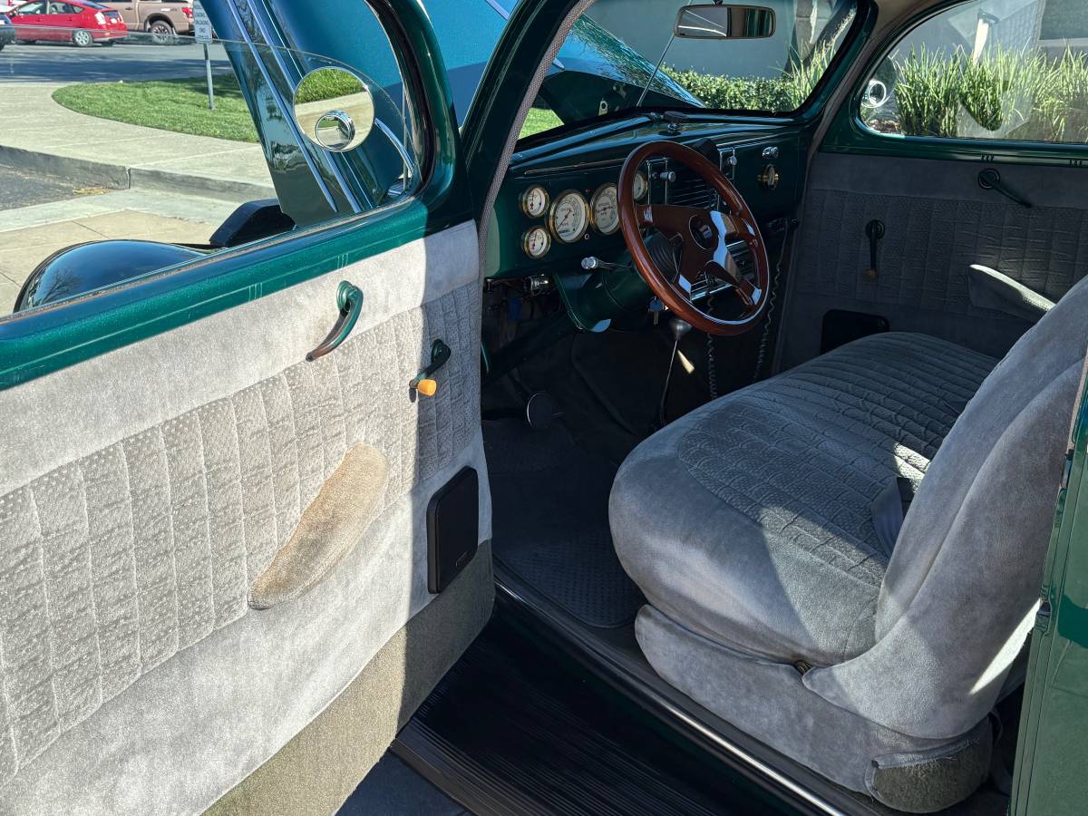 Ford-coupe-deluxe-1940-green-14