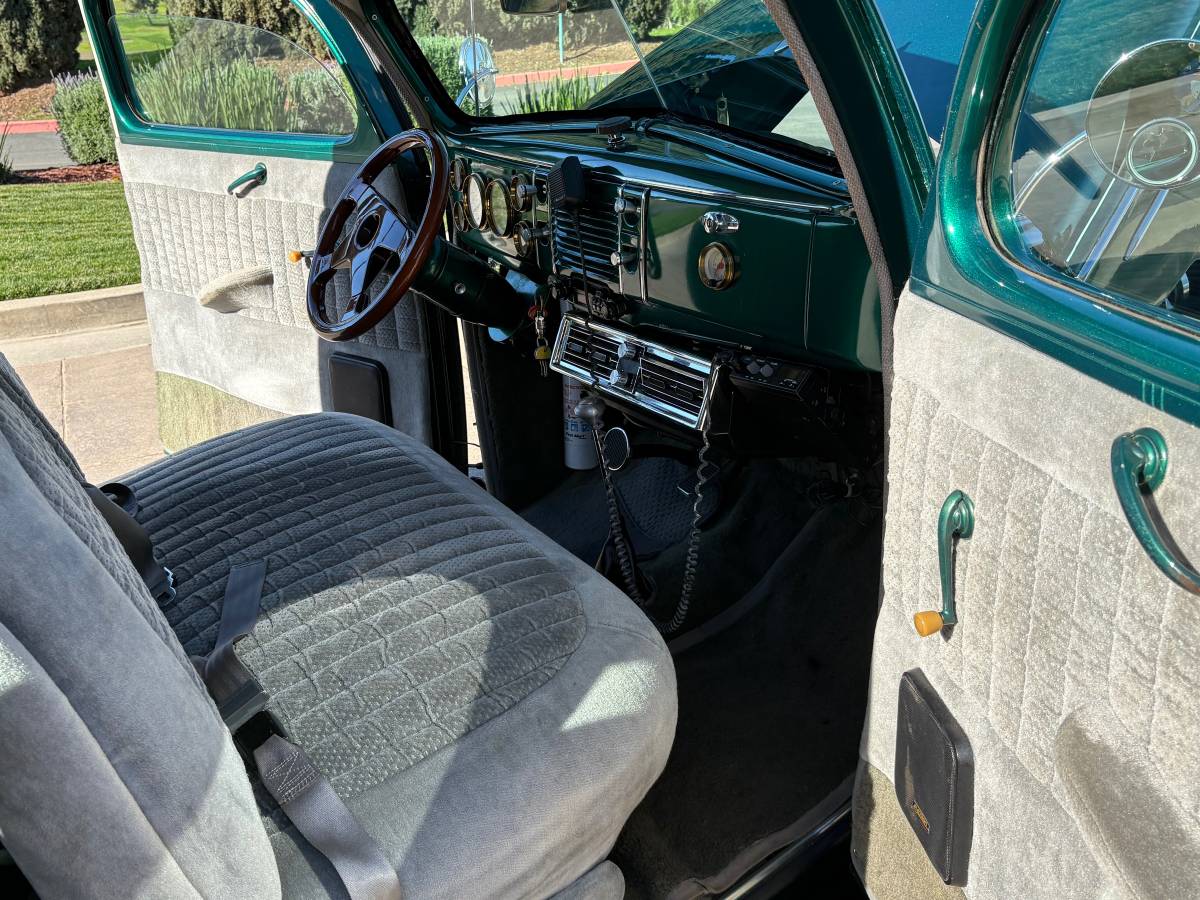 Ford-coupe-deluxe-1940-green-22