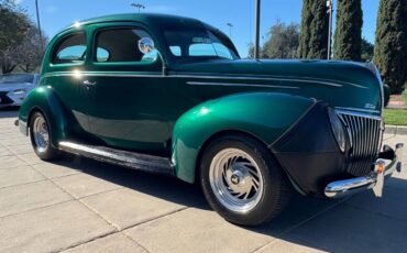 Ford-coupe-deluxe-1940-green-23