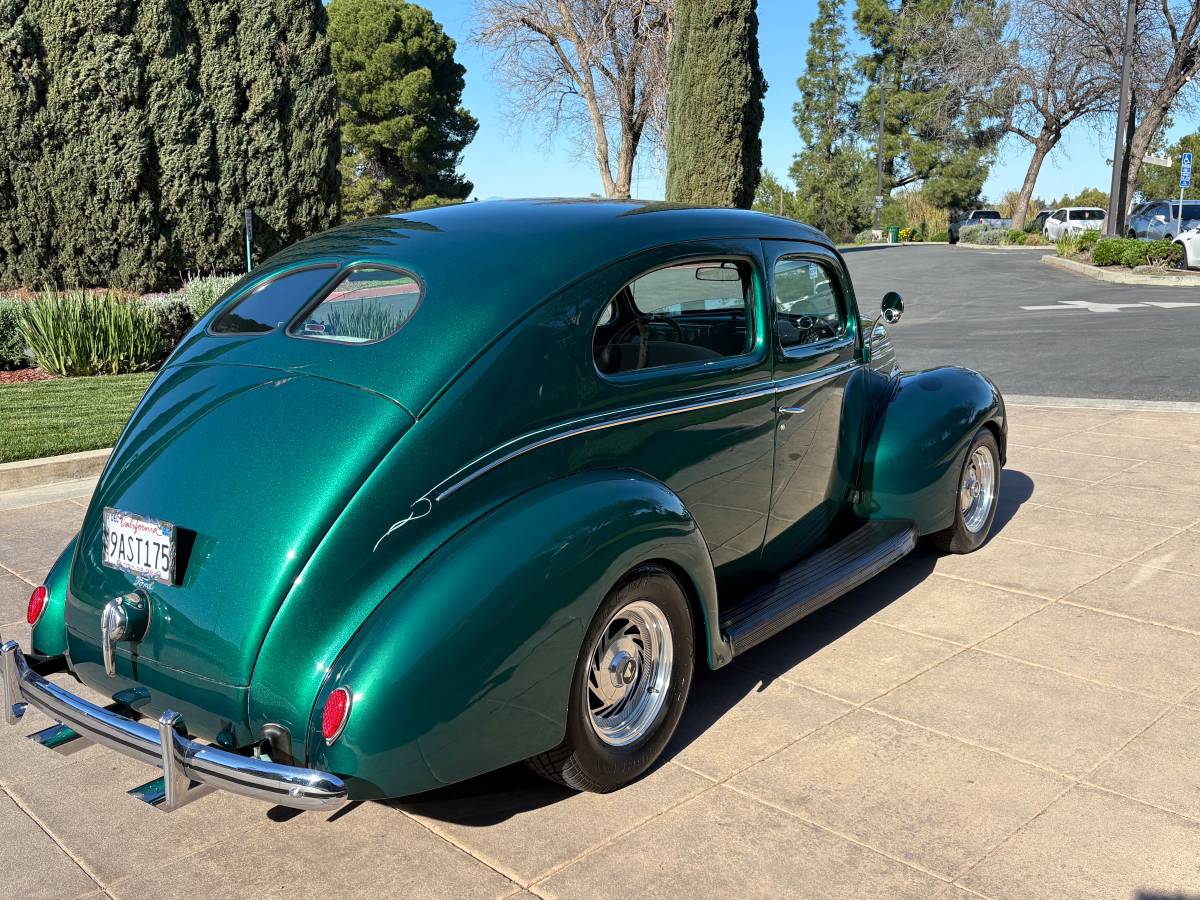 Ford-coupe-deluxe-1940-green-5
