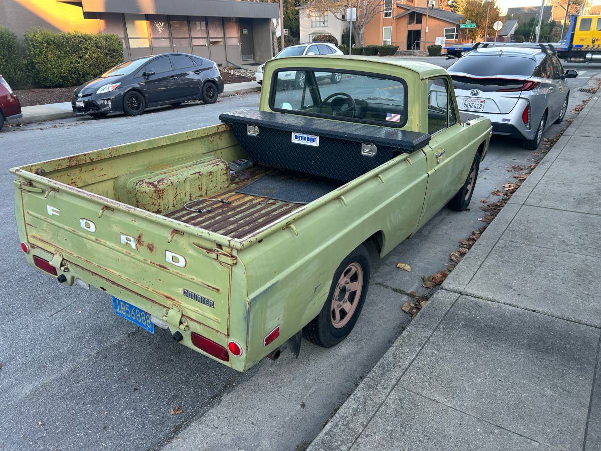 Ford-courier-1975-green-1