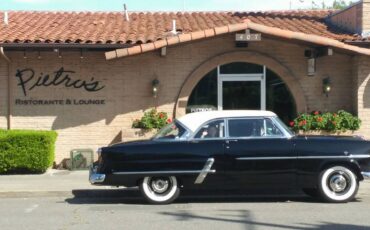 Ford-crestline-victoria-1953-2