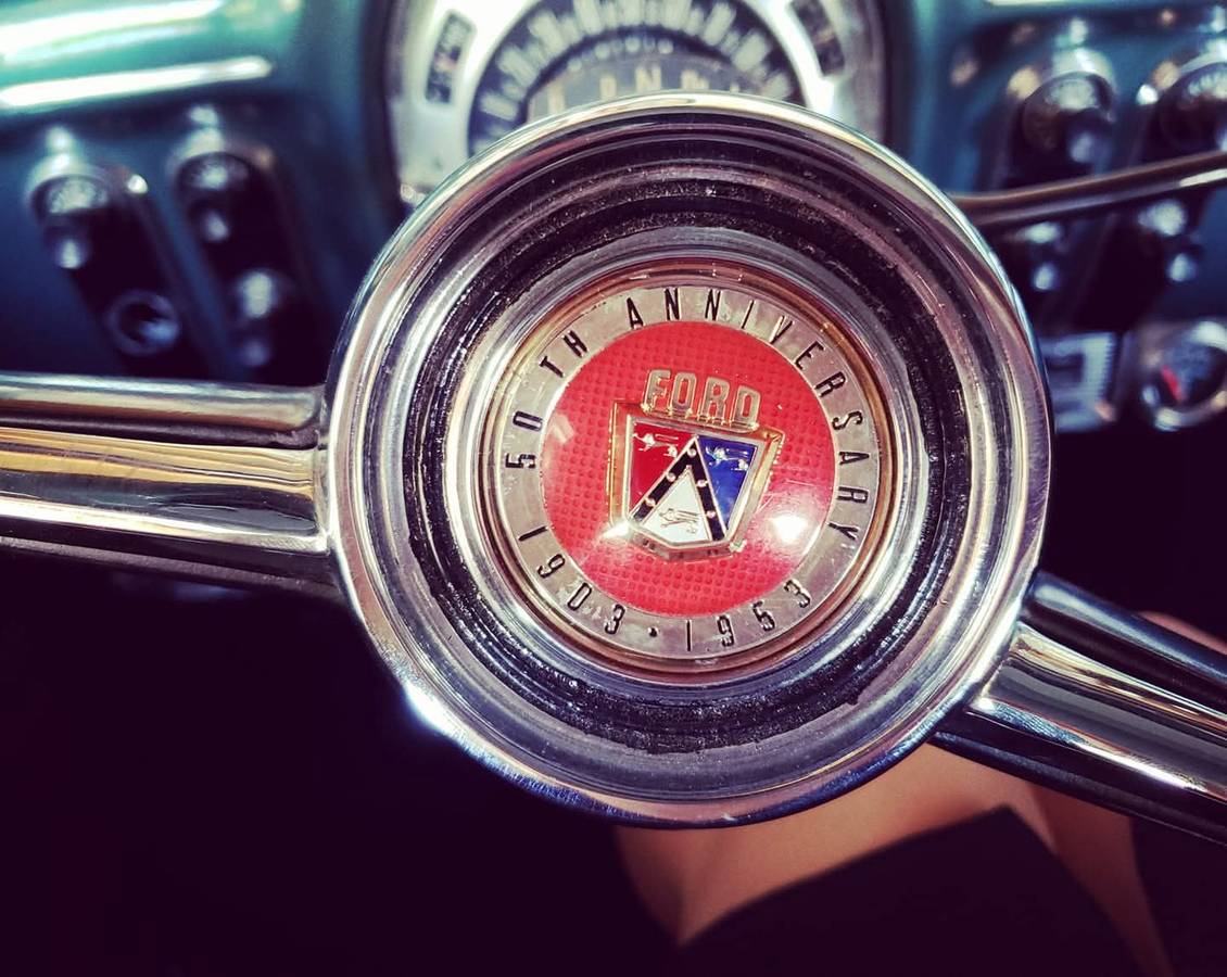 Ford-crestline-victoria-1953-3