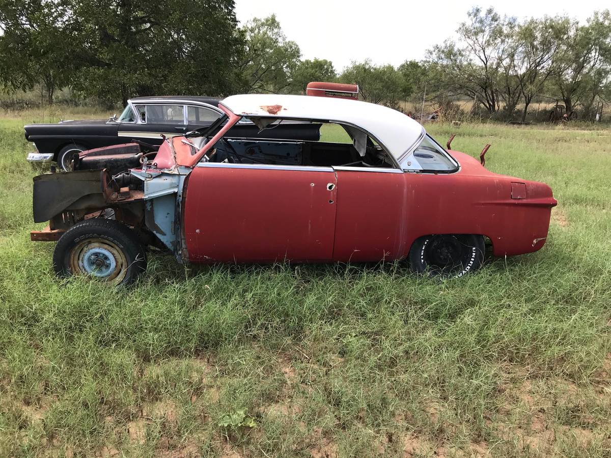 Ford-crown-victoria-1951-red-2