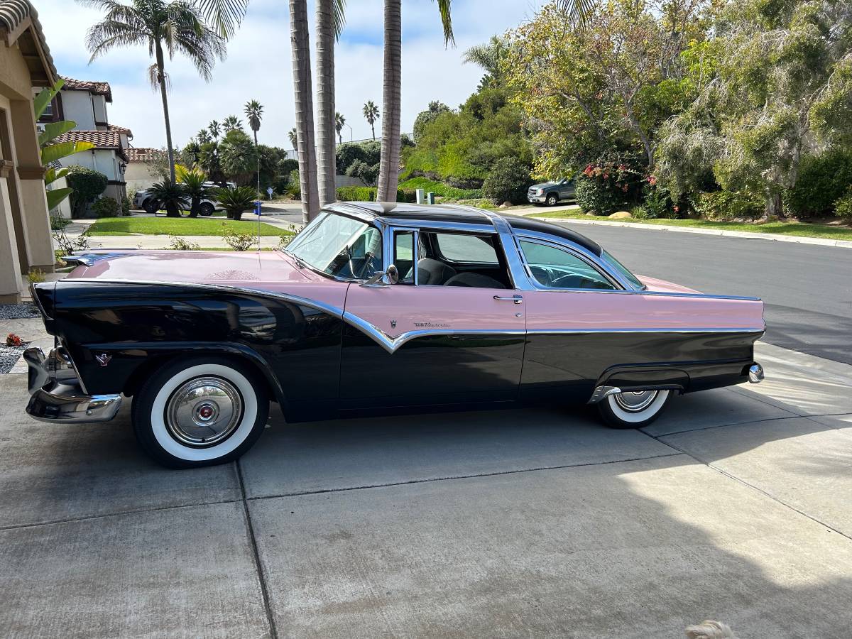 Ford-crown-victoria-1955-black-2