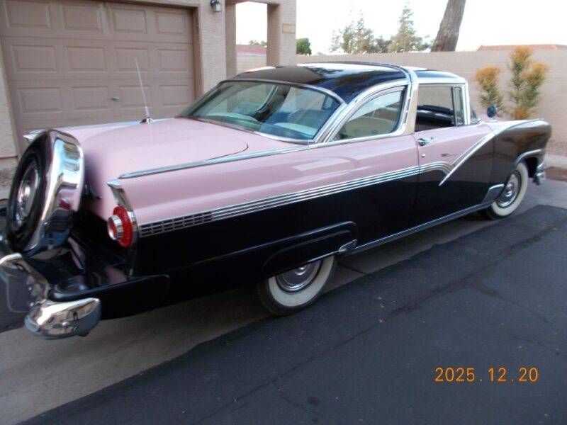 Ford-crown-victoria-1956-black-2