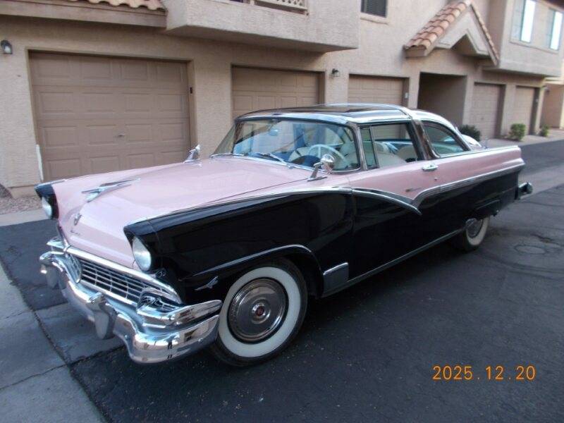 Ford-crown-victoria-1956-black-4