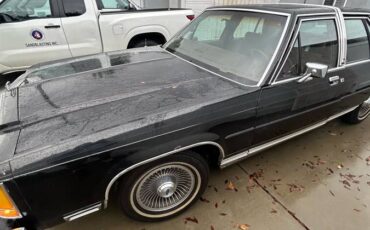 Ford-crown-victoria-1986-black-1