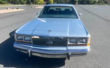 Ford-crown-victoria-1989-blue