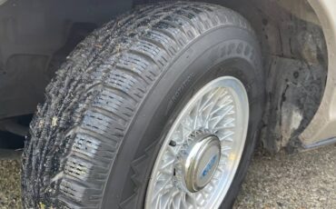 Ford-crown-victoria-1995-1