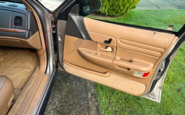 Ford-crown-victoria-1995-14