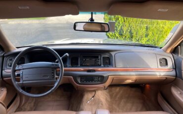 Ford-crown-victoria-1995-15