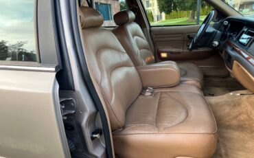 Ford-crown-victoria-1995-6