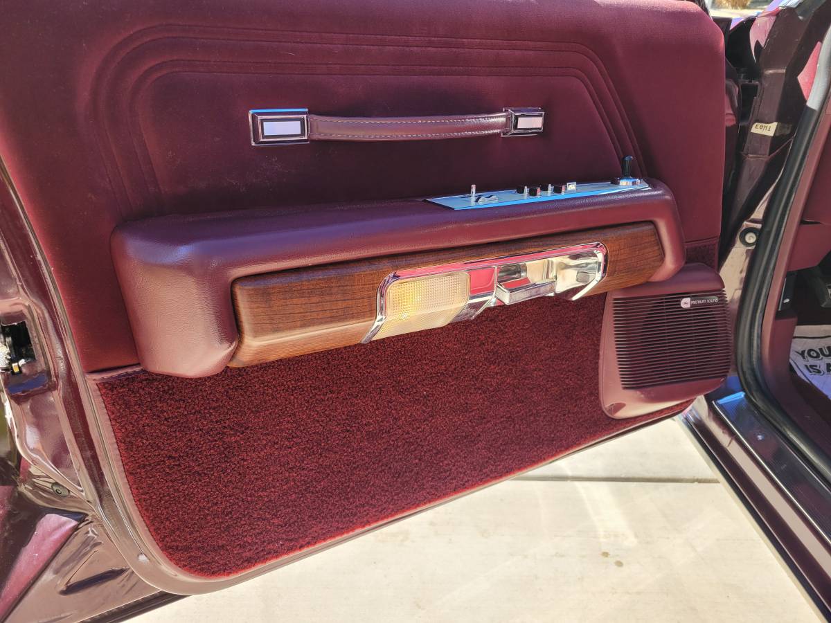 Ford-crown-victoria-lx-1990-4