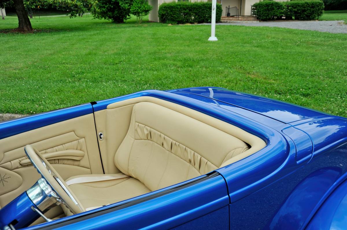 Ford-custom-1932-blue-11