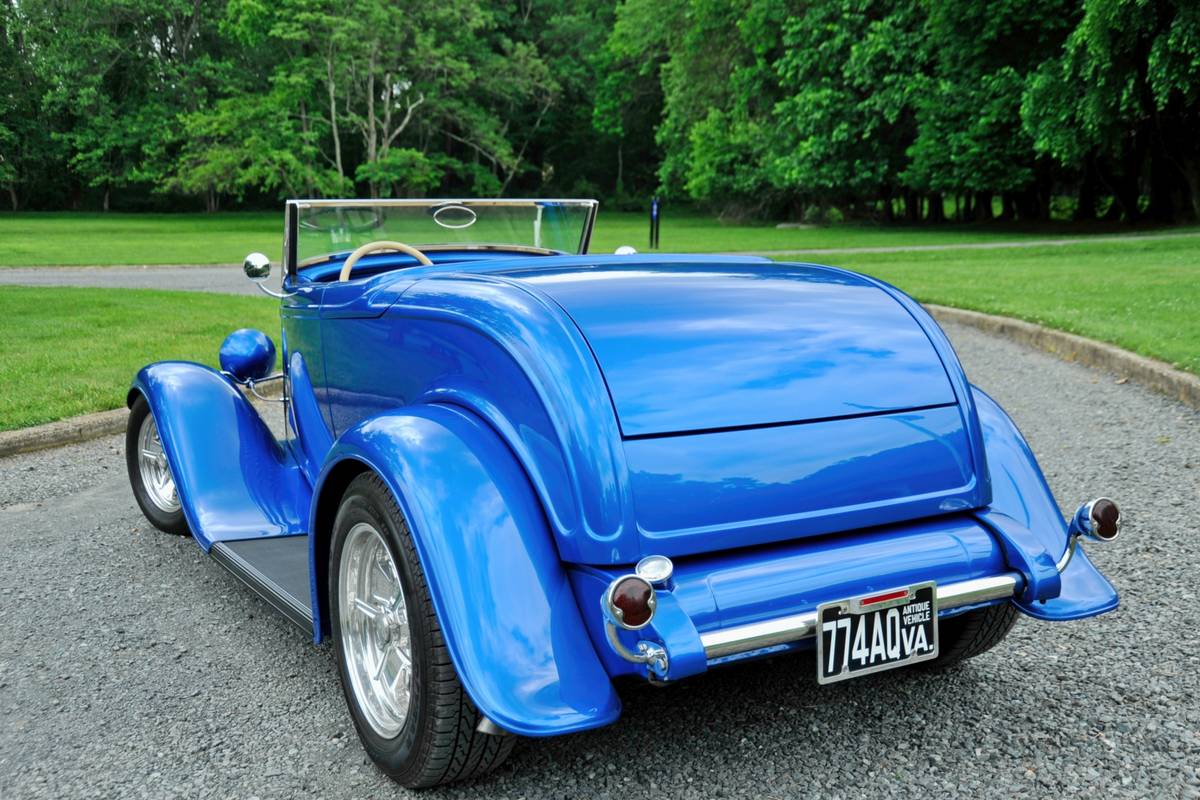Ford-custom-1932-blue-17