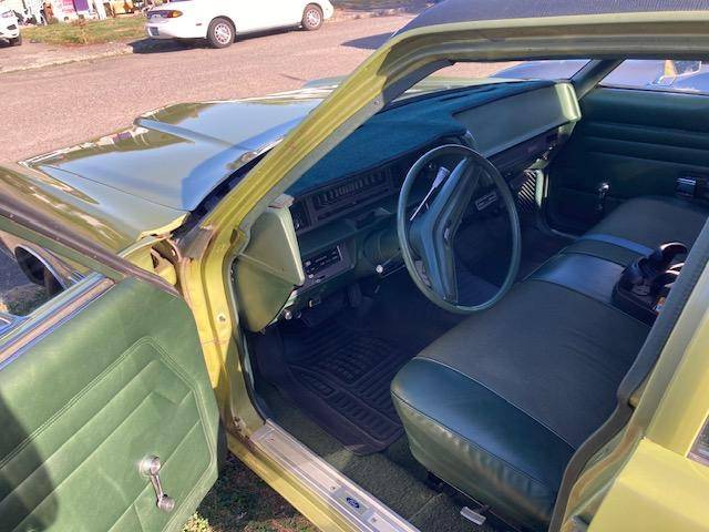 Ford-custom-500-1972-10