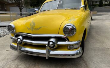 Ford-custom-deluxe-2dr-coupe-1951-yellow-4