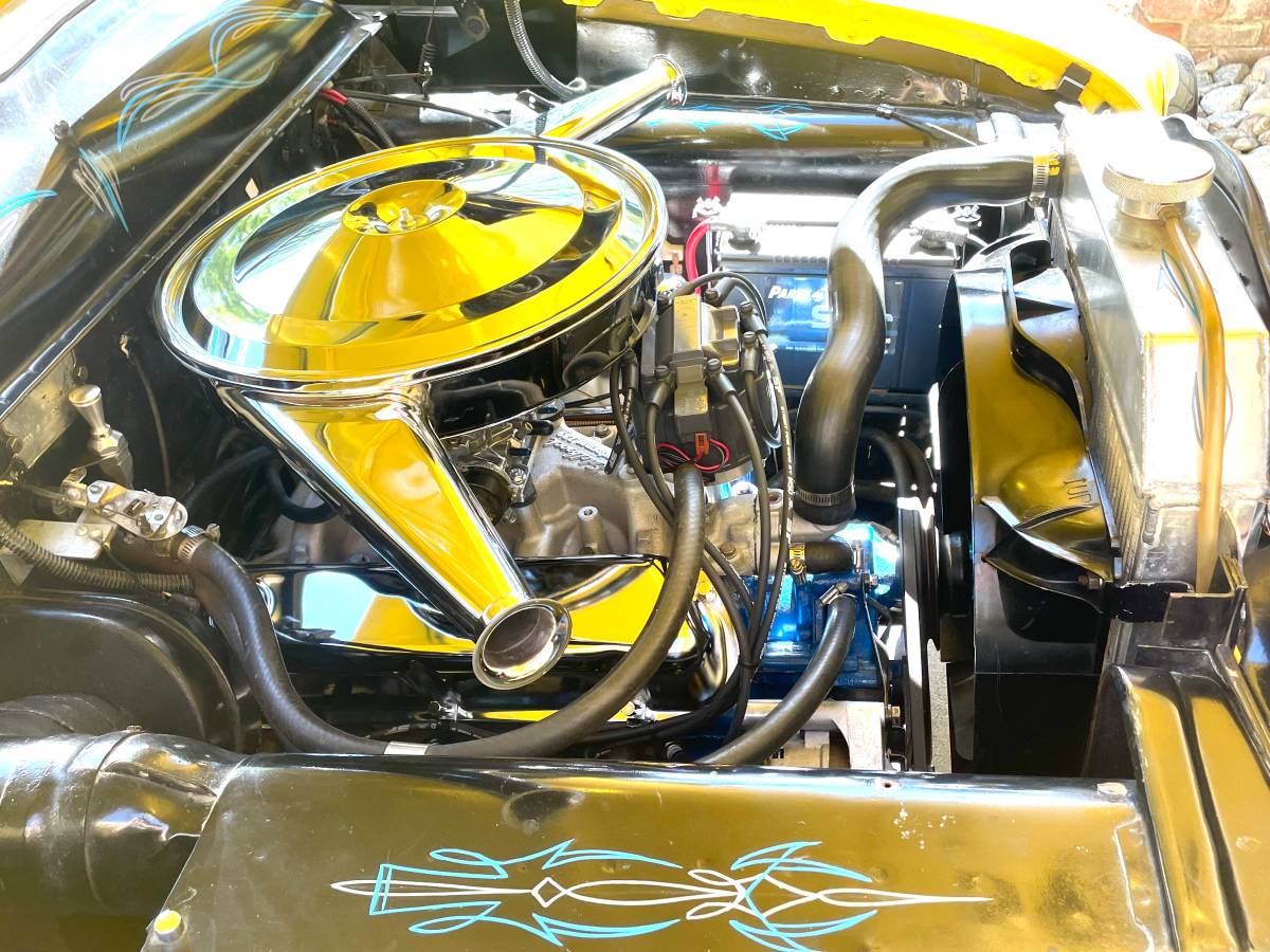 Ford-custom-deluxe-2dr-coupe-1951-yellow-6