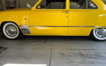 Ford-custom-deluxe-2dr-coupe-1951-yellow-8