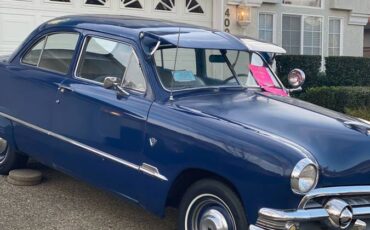 Ford-custom-v8-flathead-1951-blue-1