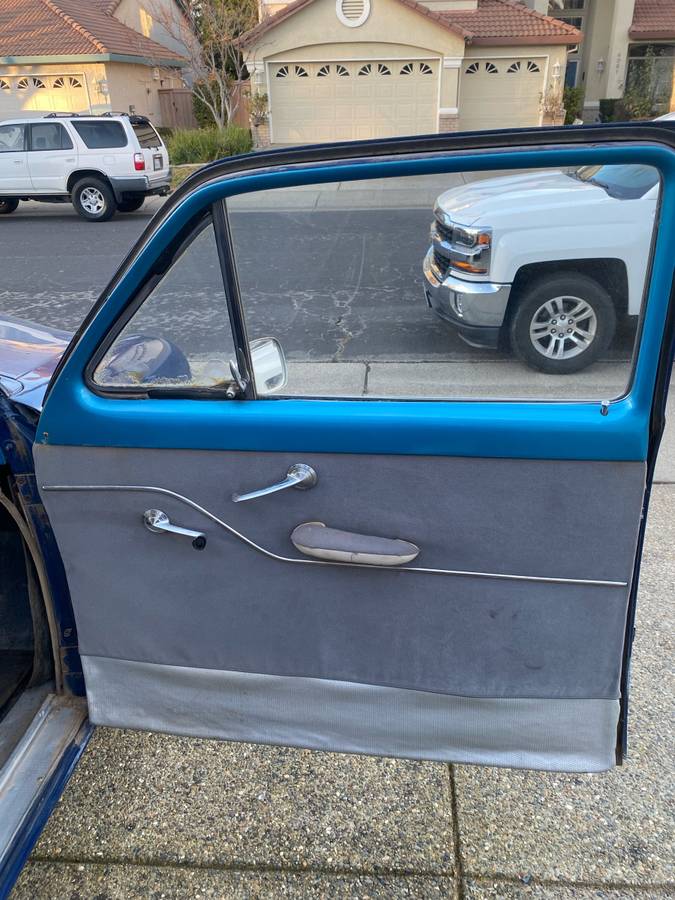 Ford-custom-v8-flathead-1951-blue-5