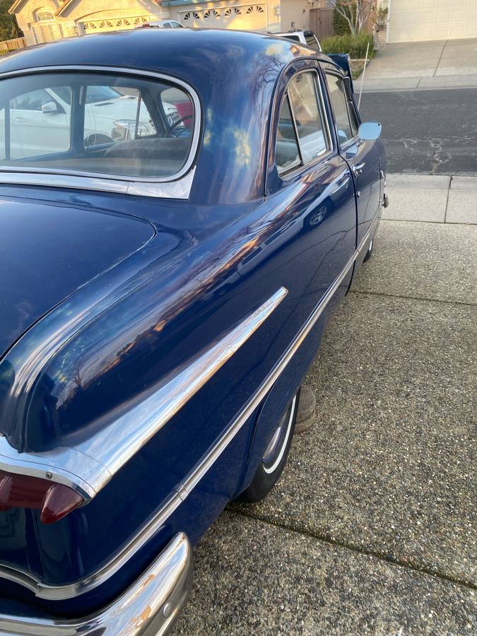 Ford-custom-v8-flathead-1951-blue-6