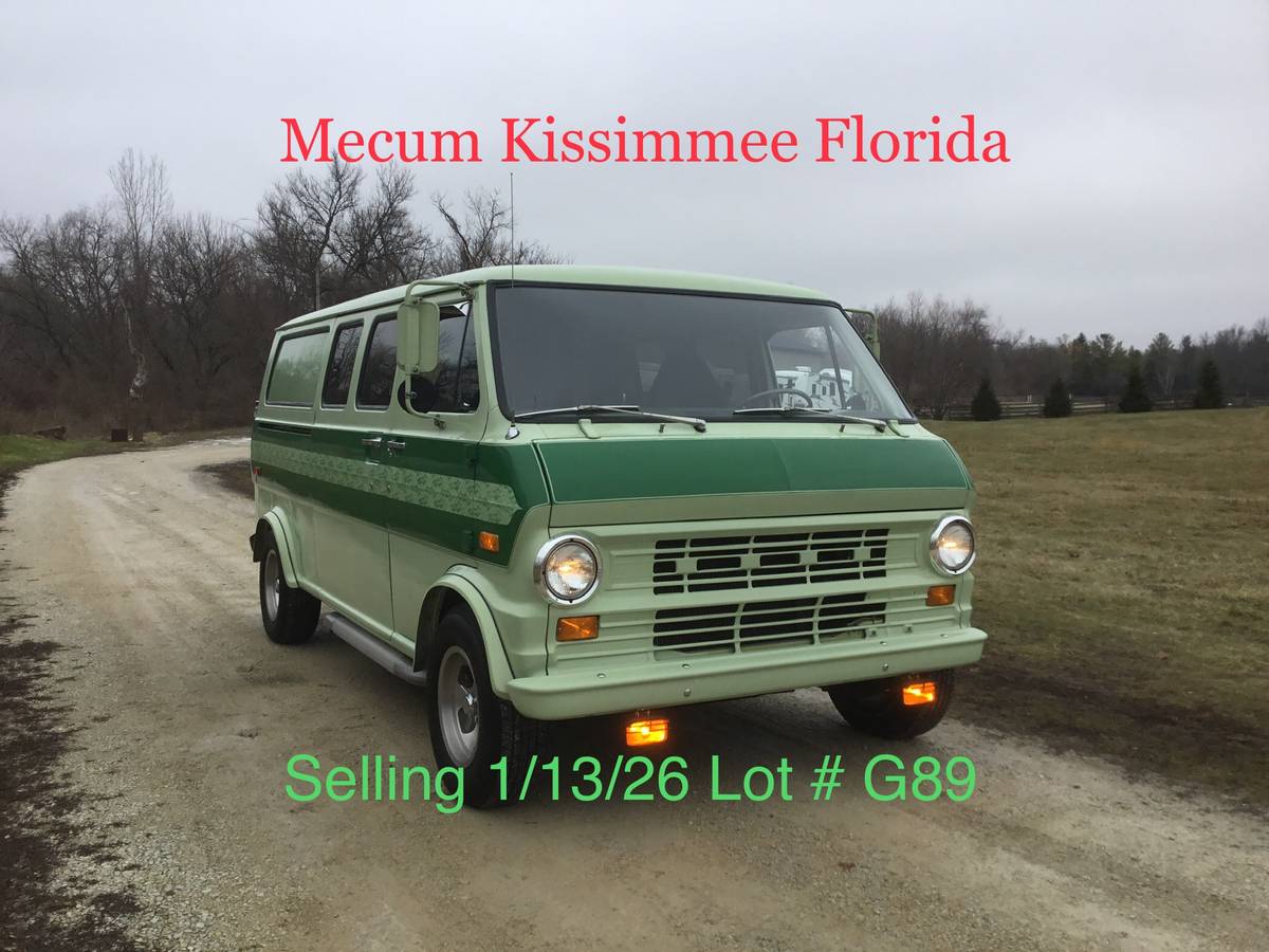 Ford-custom-van-1972-green-12