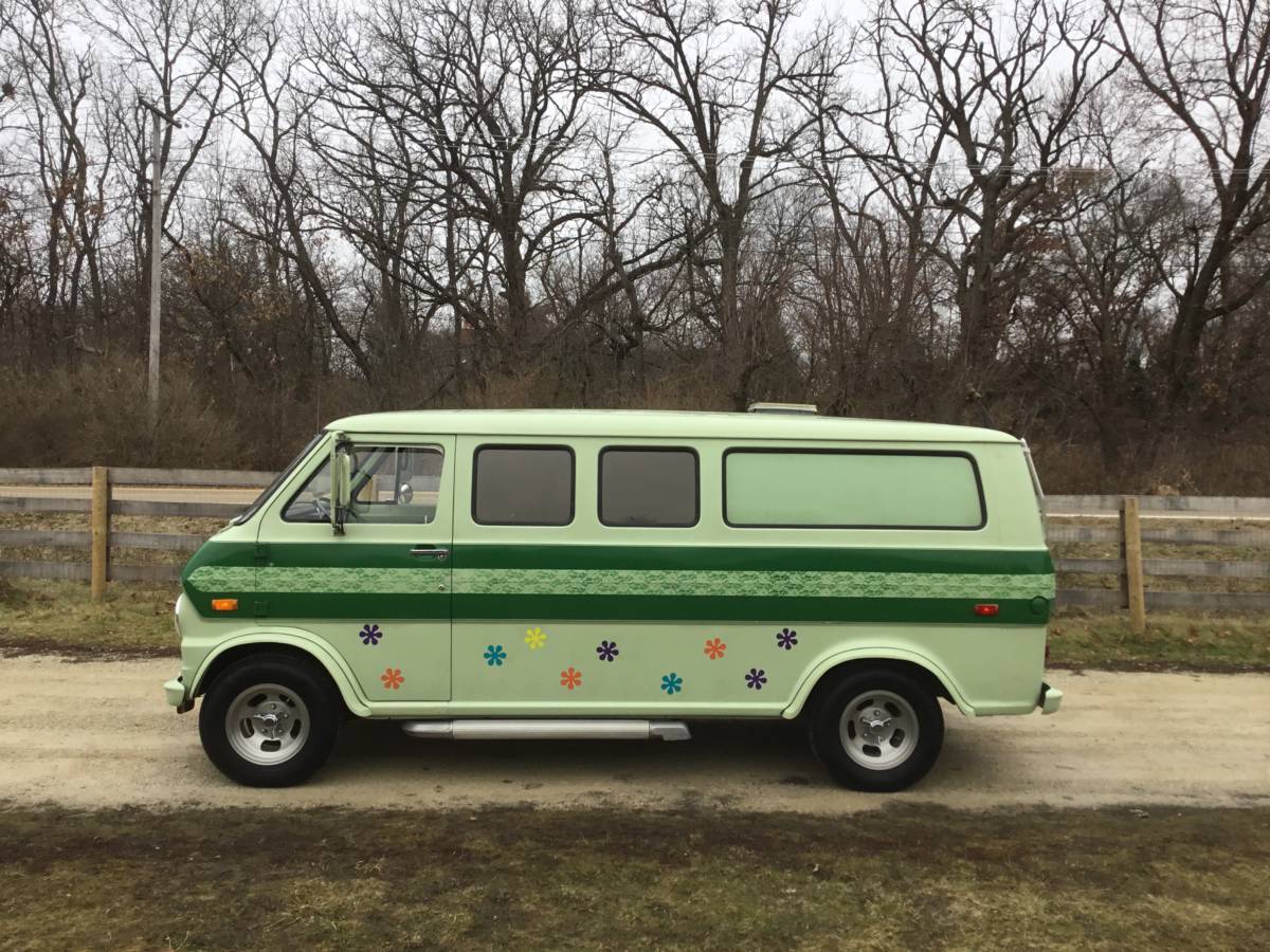 Ford-custom-van-1972-green-17