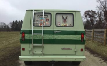 Ford-custom-van-1972-green-19