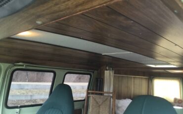 Ford-custom-van-1972-green-21