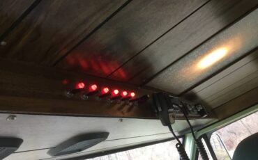 Ford-custom-van-1972-green-23