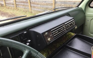 Ford-custom-van-1972-green