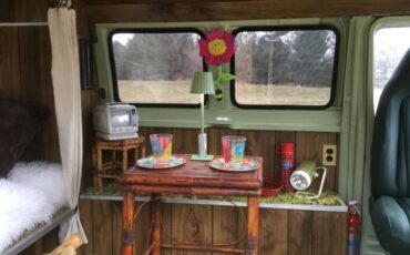 Ford-custom-van-1972-green-8