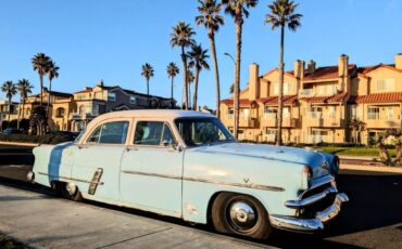 Ford-customline-1953-blue-10