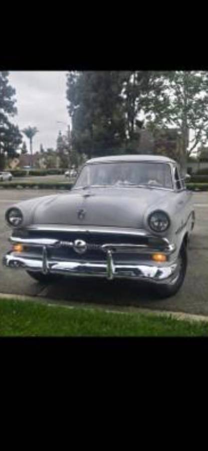 Ford-customline-deluxe-1953-white-1