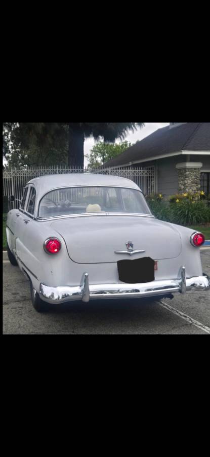 Ford-customline-deluxe-1953-white