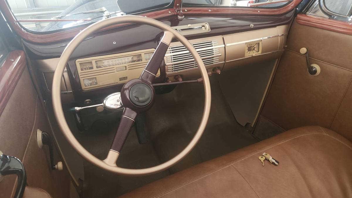 Ford-deluxe-1940-blue-1