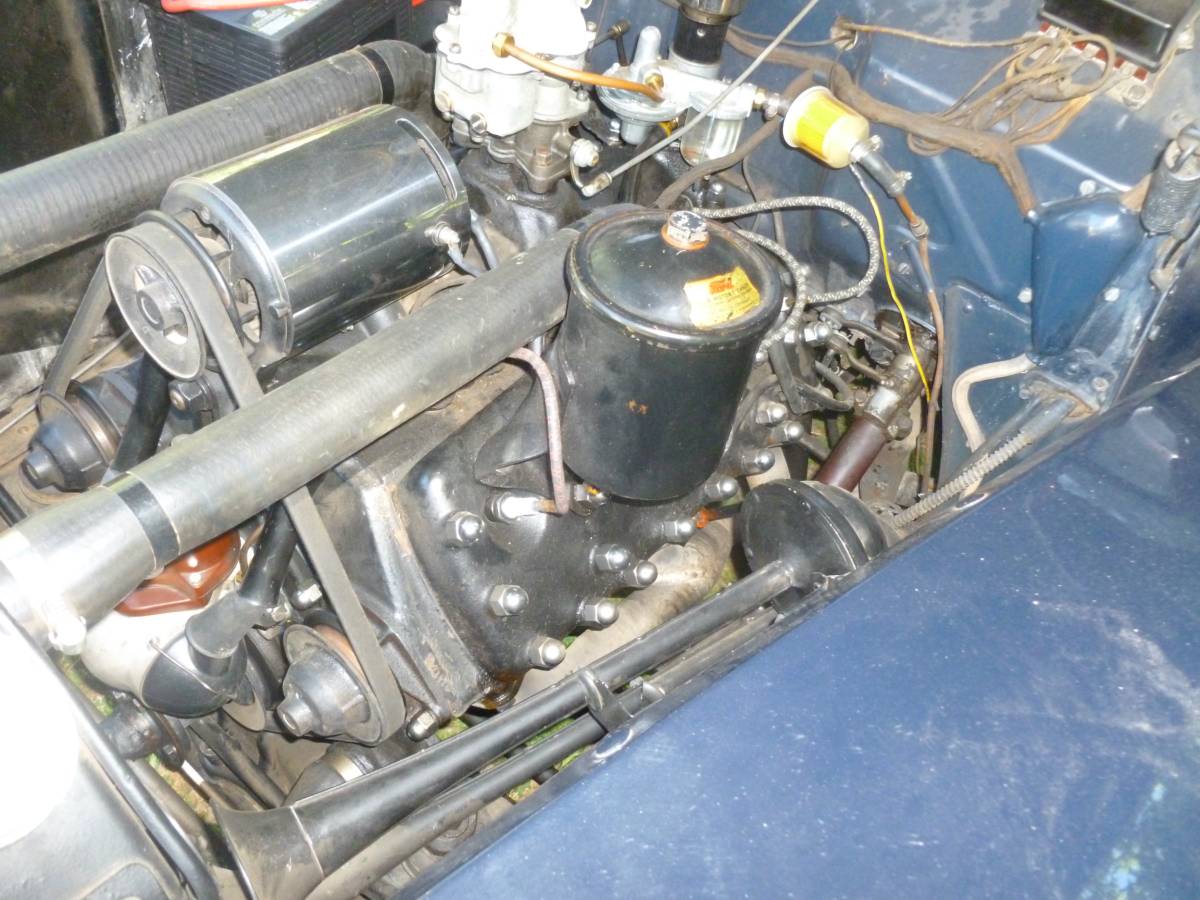 Ford-deluxe-1940-blue-37