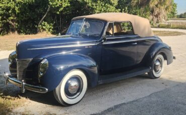 Ford-deluxe-1940-blue