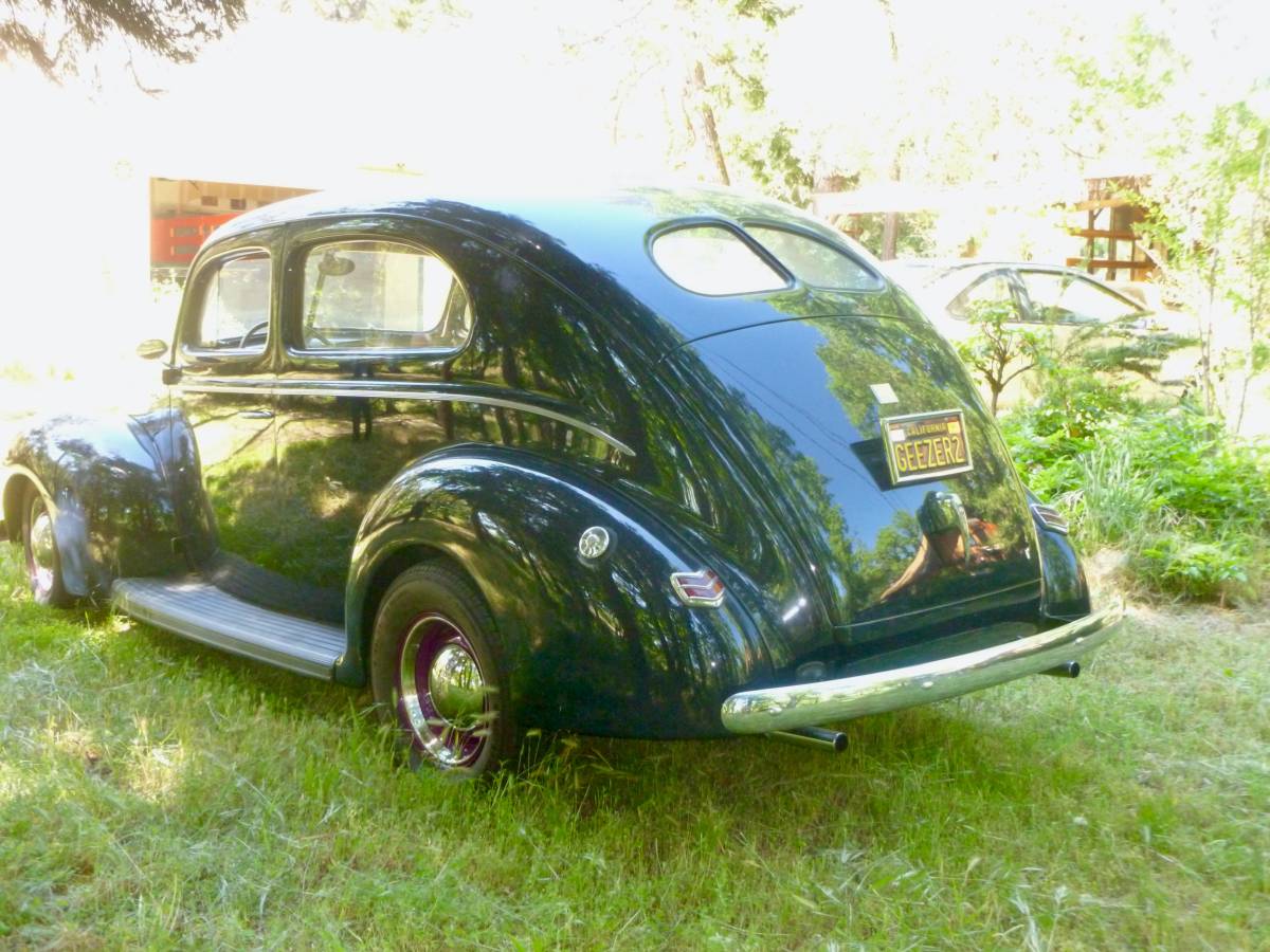 Ford-deluxe-1940-blue-9