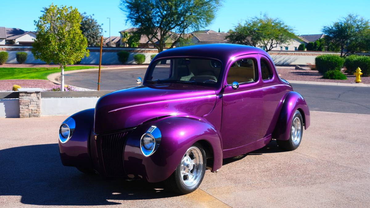 Ford-deluxe-1940-purple-1