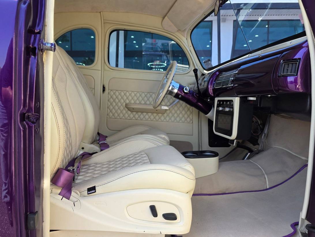 Ford-deluxe-1940-purple-13